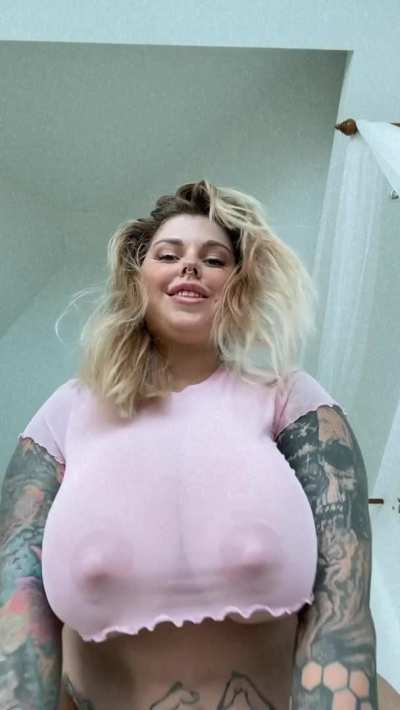 I like naughty games and showing my boobs [reveal]