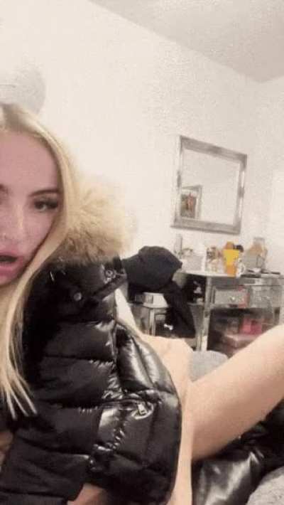 [r/Fu<wbr>rhood<wbr>jacke<wbr>t] My GF with open Hairs and Boots riding me! MONCLER!
