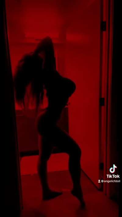 I did the silhouette challenge. What do you think? 😋