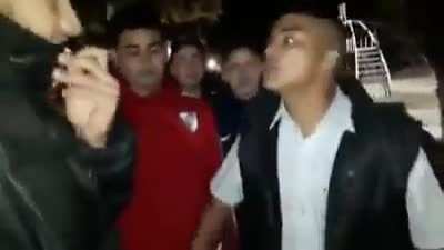 Batalla de rap termina a las piñas