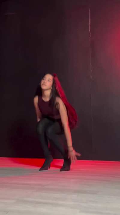 Indian babe dancing