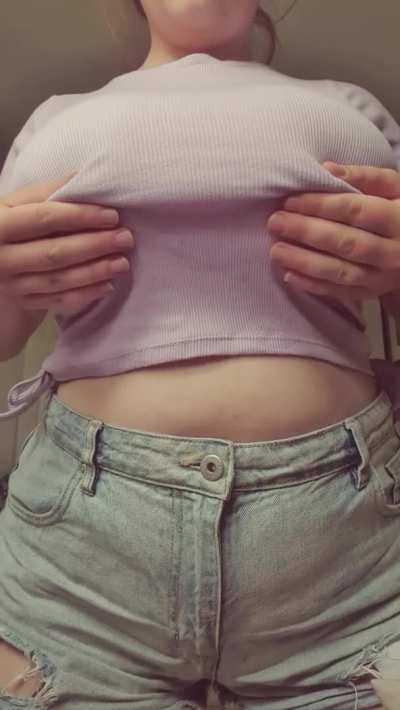 My first ever titty drop... watch me playing with my natural double Gs, Daddy <3 [OC]