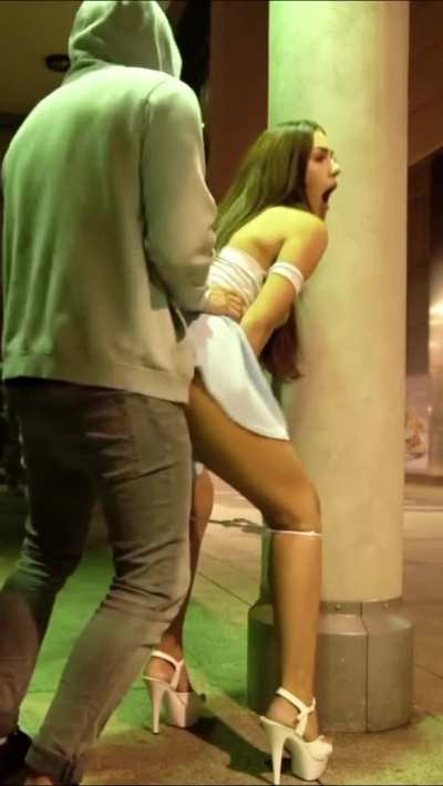 Quickie in The Alley