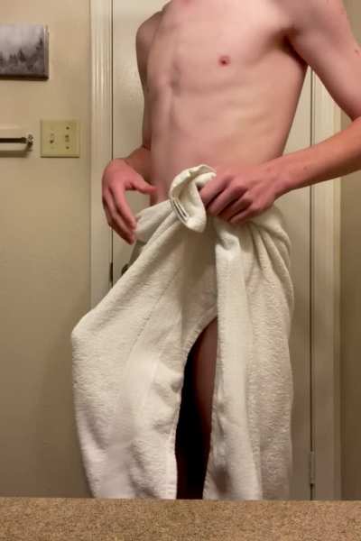 Is it a good idea to save water by showering with your BF’s roommate?