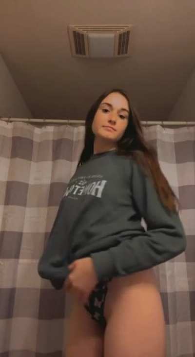 I might have small tits but I promise I’ll give you the best head imaginable