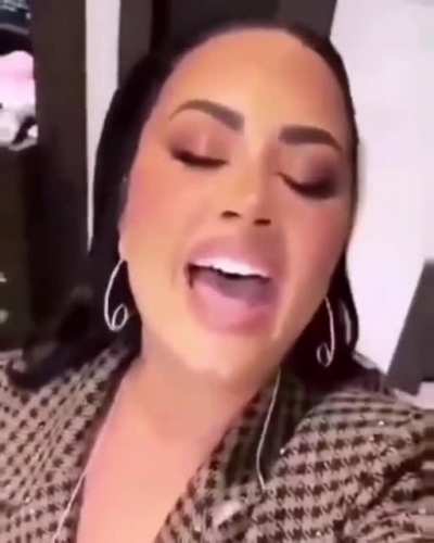 Wow, Demi Lovato sings the beat drop in egoist 😍😍