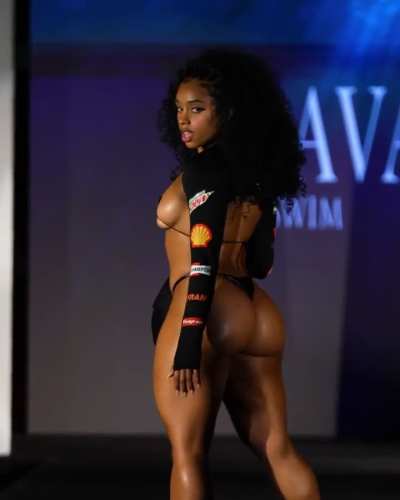 𝙆𝙖𝙩𝙝𝙧𝙮𝙣 𝘾𝙚𝙡𝙚𝙨𝙩𝙚 | Naava Swim | Fort Lauderdale Swim Week ‘25 🔥