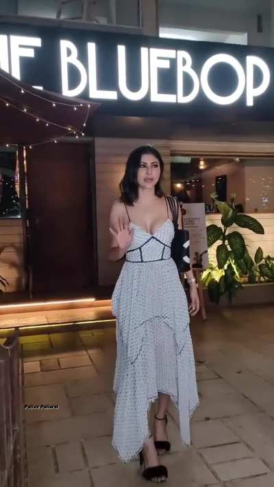 Mouni Roy 