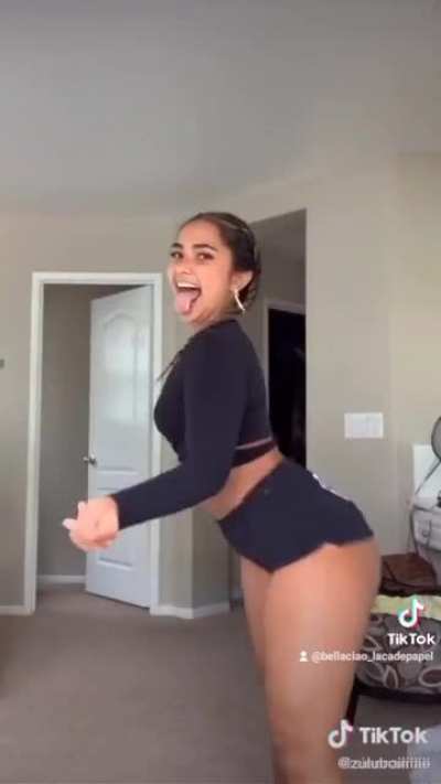 Holy…😍🍑