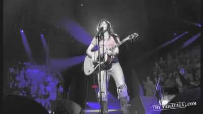 KT Tunstall sings 