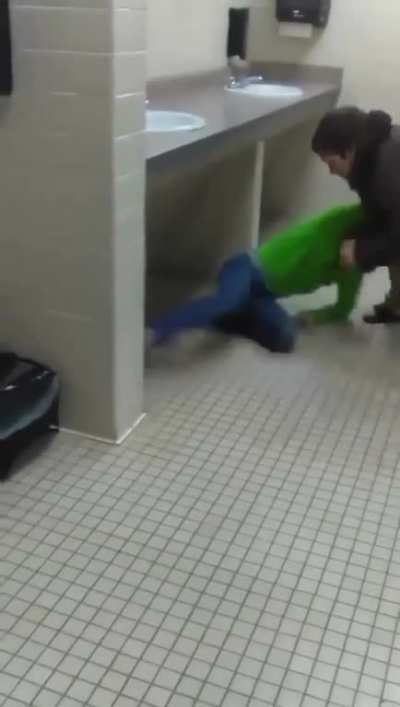 Kid in the green got his cheeks clapped for talking trash