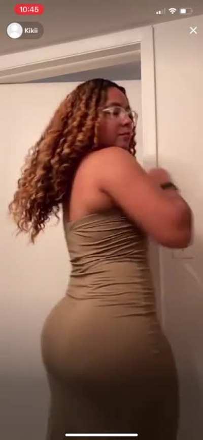 she does a 360