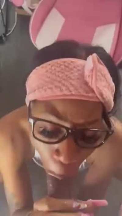 CDRIZZLE800 Slutty Schoolgirl Blowjob