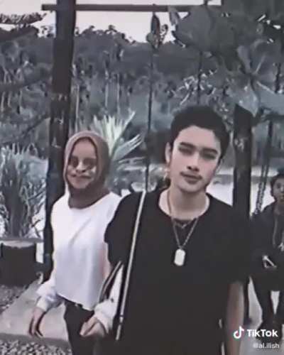 Bangun Pemudi-Pemuda Slowmo
