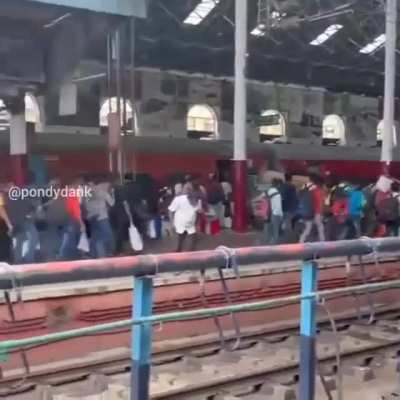 A clip from Chennai Central. (Migrant workers from northern state in search of jobs)