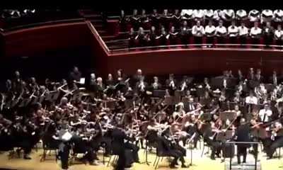 In the middle of their performance, the Philadelphia Orchestra stopped following their conductor.