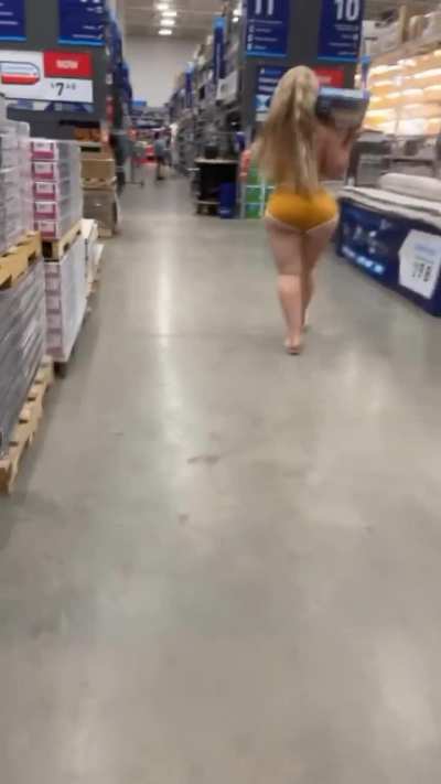 she’s goes out in public like that?🤤