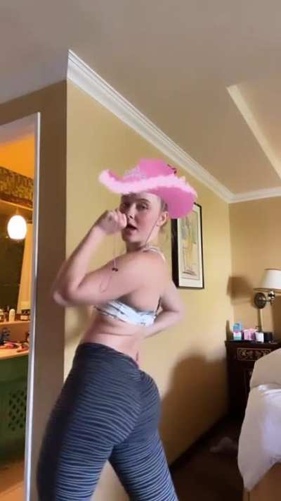 Slap that 🍑