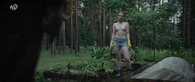 [Topless] Veronika Mokhireva in Topi S01E03 (2021)