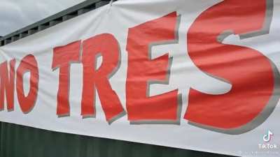 Sign war