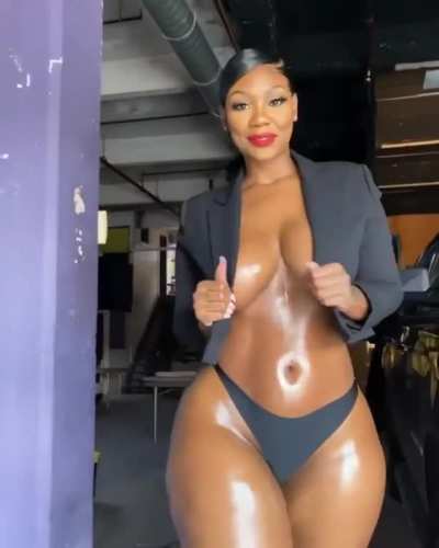 Nikki Nicole