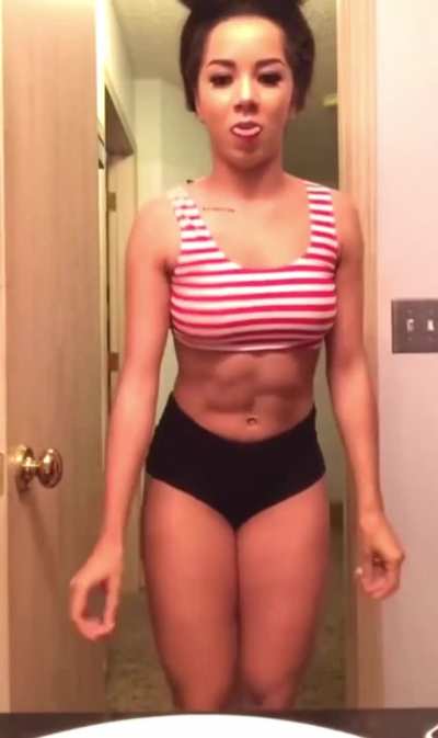 Brittany Renner Twerking in Booty Shorts on IG Live 🍑