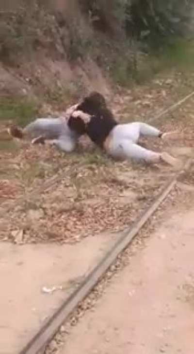 Las pibas a la salida de la escuela