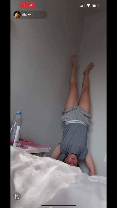 Aliadiamond feet and handstand 