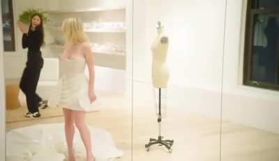 Sydney trying on her Met Gala dress | May 2022