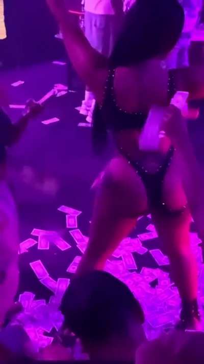 🖤🍑