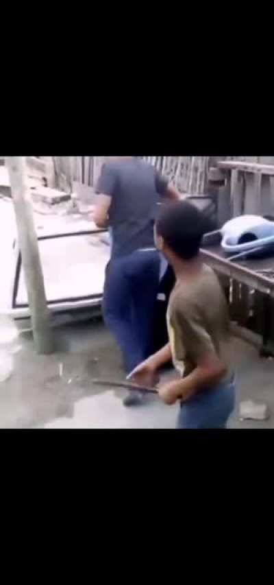 (>_<)