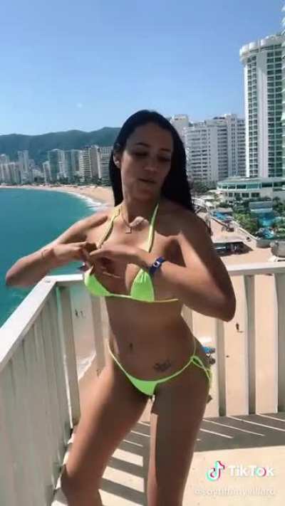 Tiffany Villard y sus enormes tetas