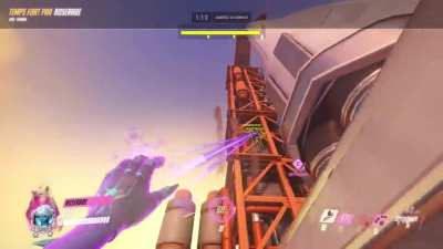 - Guys pharah is behind do something Sombra : don’t worry guys i got this