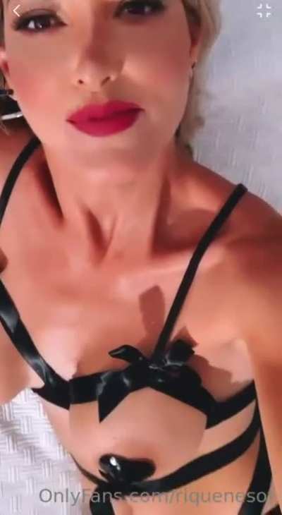 tania riquenes