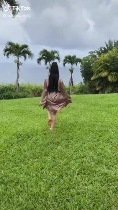 Bella Poarch Soles 😍
