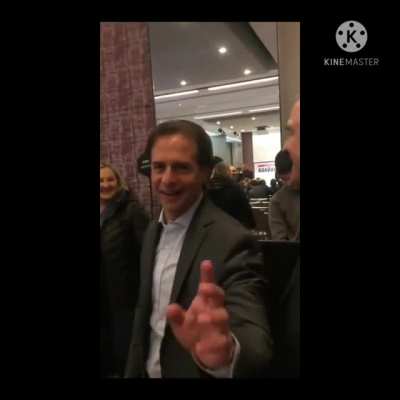 Recordar a Larry de la mejor manera :')
