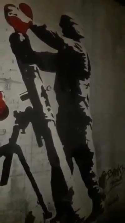 A Banksy tribute in Mbour / Un hommage à Banksy à Mbour