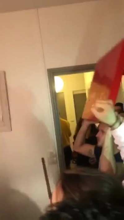 “Table! Table! Table!”