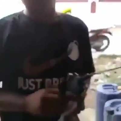 Dan terjadi lagi langsung main borgol