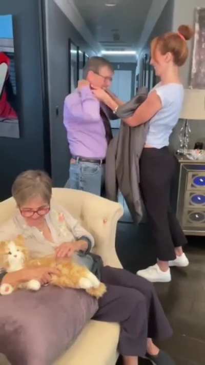 Husband Proposes Every Week To Wife of 45 Years, That Has Alzheimer's