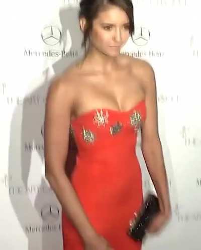 Nina Dobrev