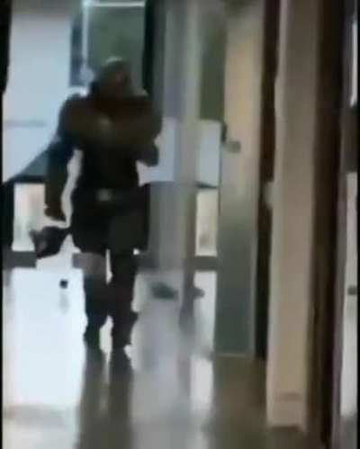 Kaç yoksa doom slayer seni sikecek