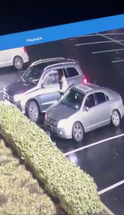 To kidnap a woman with an armed citizen nearby