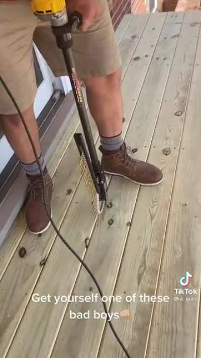 Long screw driver