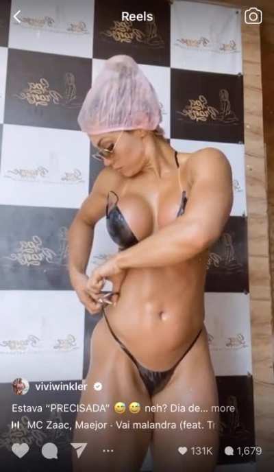 Body of a Greek goddess that absolutely deserves a tongue bath! 👅