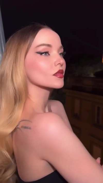 Dove Cameron 