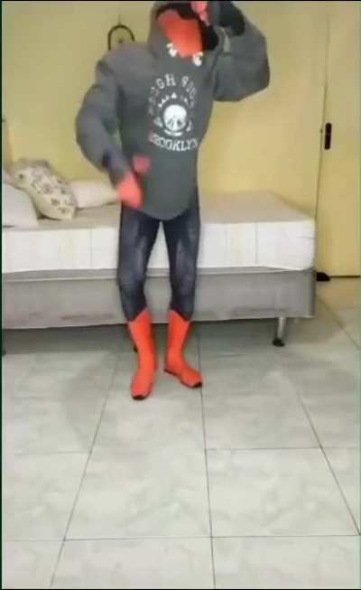 Look Ma I can take off my hoodie with my feet!