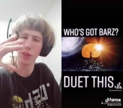 This guy wants 1k follows fkn barz give him a follow