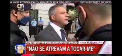 Pensem num titulo