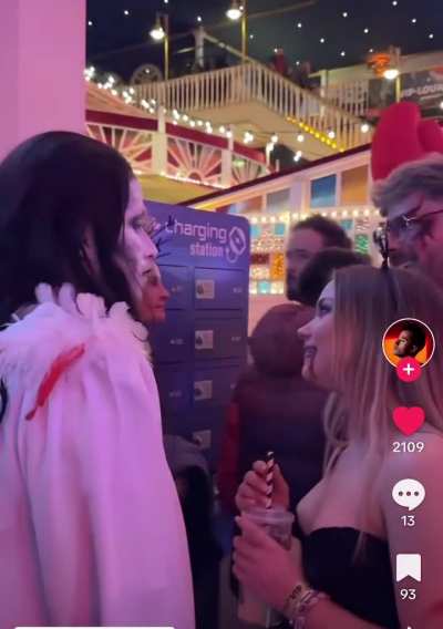 Julia mit Rewi im Tik Tok von VIZE